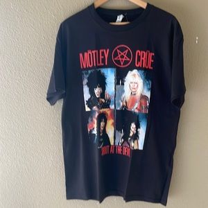 Motley Crue Concert Shirt size large